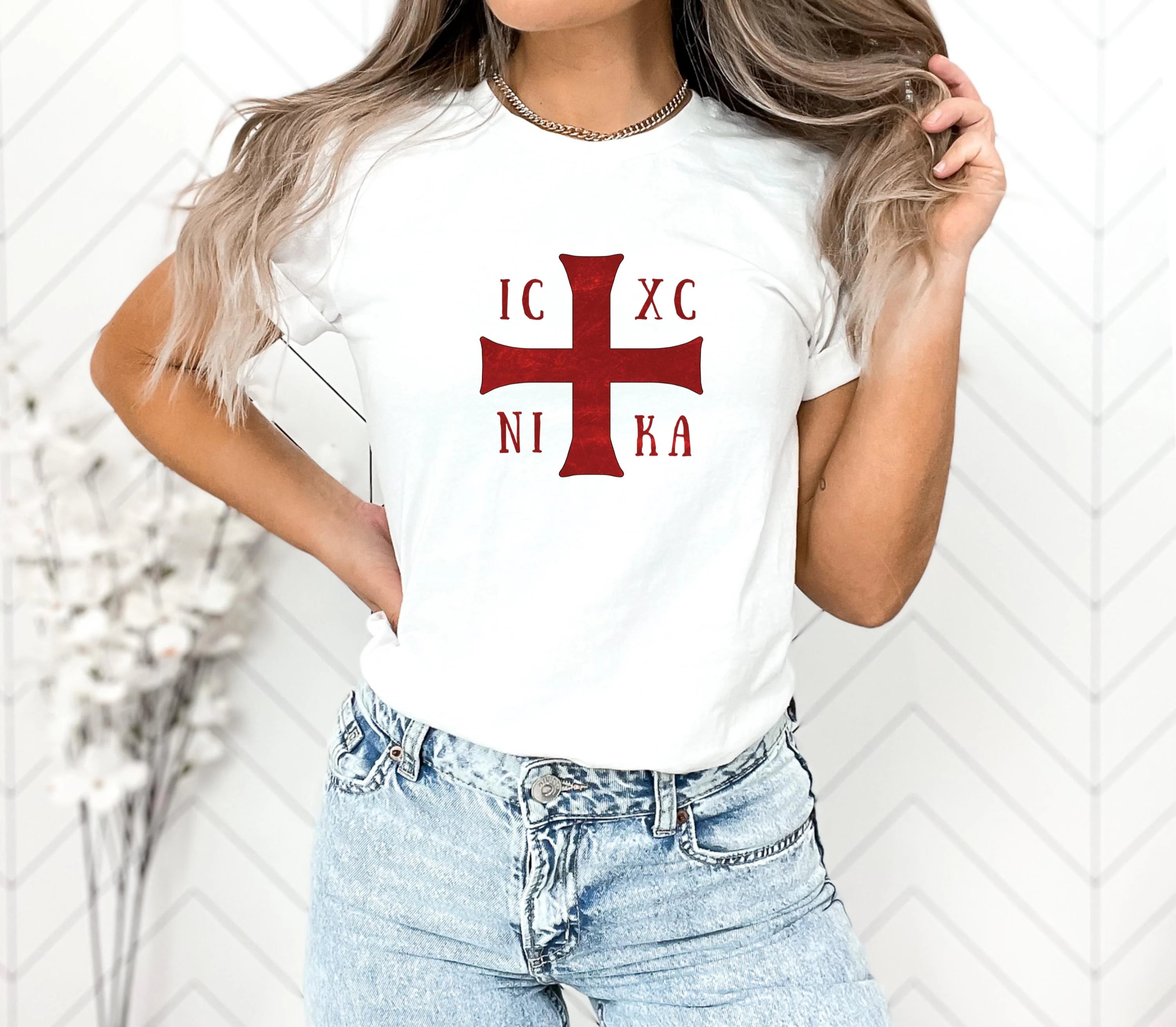 RED NIKA TEE